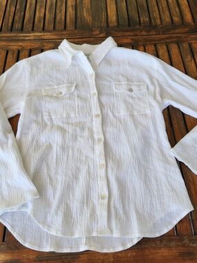 Women's Chico's White Button Down Blouse 100% Cotton Textured Size 2 Lightweight